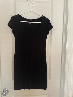 H&M Black Basic Scoop Neck Tee Dress